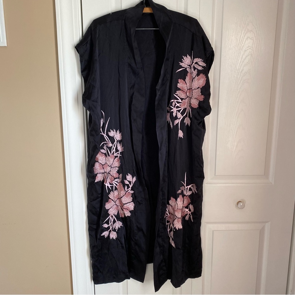 Josie Natori Black Sleeveless Kimono Robe Embroidered Pink Floral L Silk Resort